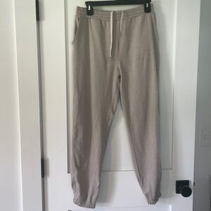 Vuori Boyfriend Dreamknit joggers size small